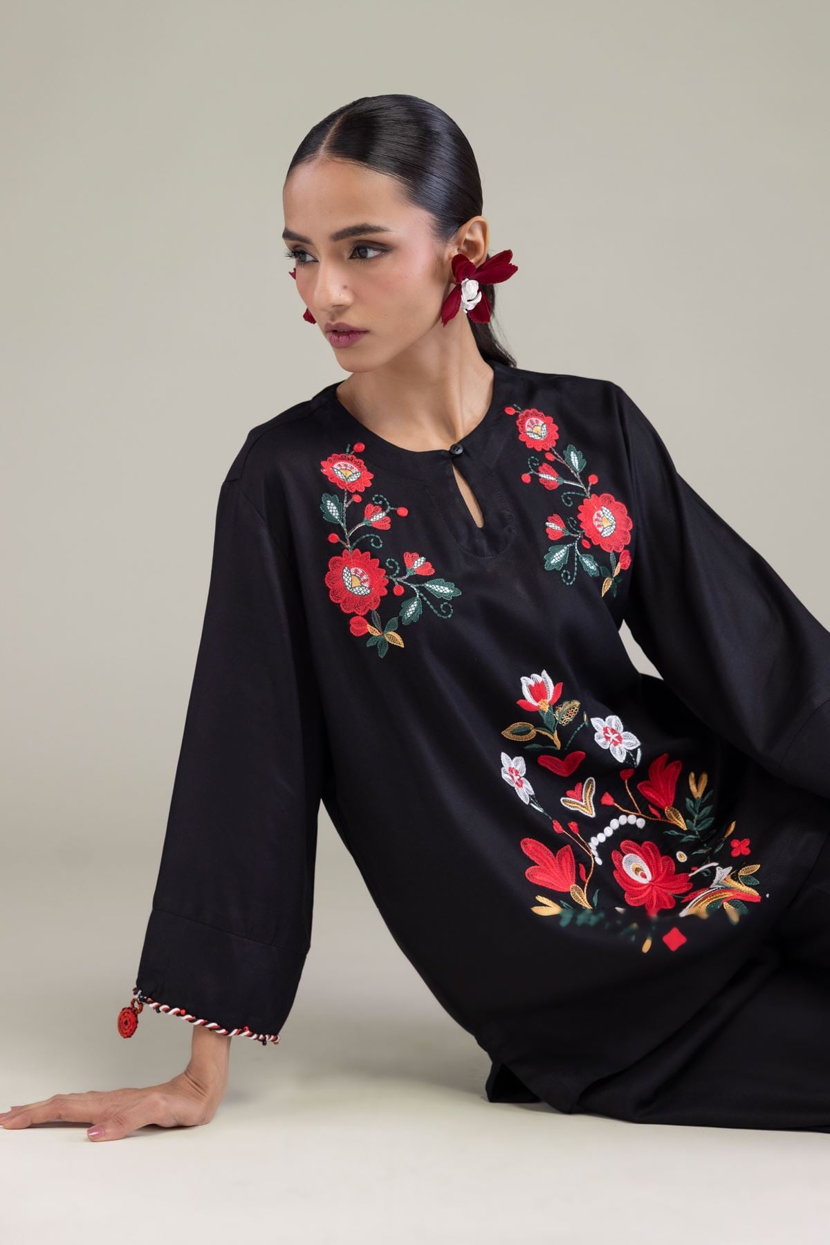 Embroidered Viscose Crepe Black Round-Neck Tunic - 6-26-202-A-G1-VG