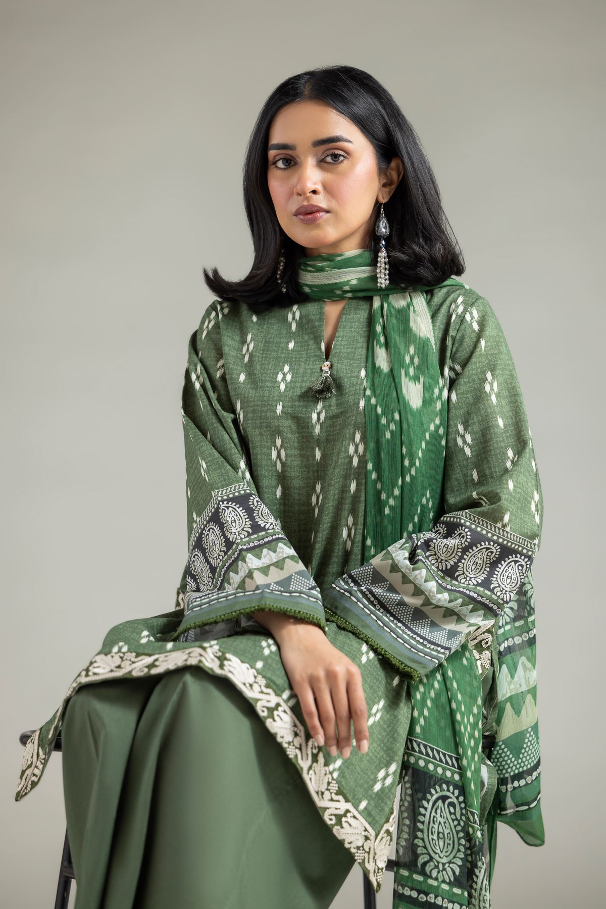 Embroidered Lawn Fabrics 3 Piece - A112-26-109EI2-VG