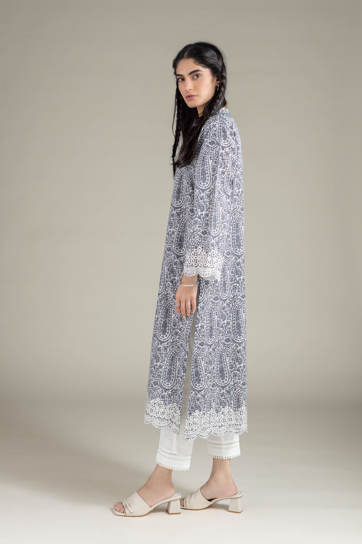Embroidered Khaddar Kurta - 25-02E23-04TB-VG