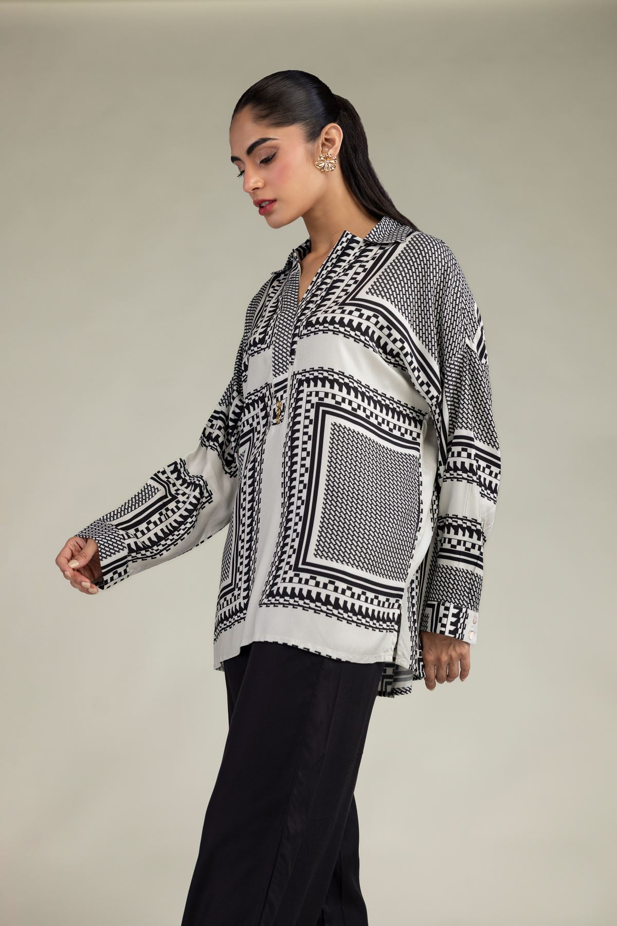 Embroidered Viscose Crepe Short V-Neck Shirt - 2-26-301-B-F1-VG