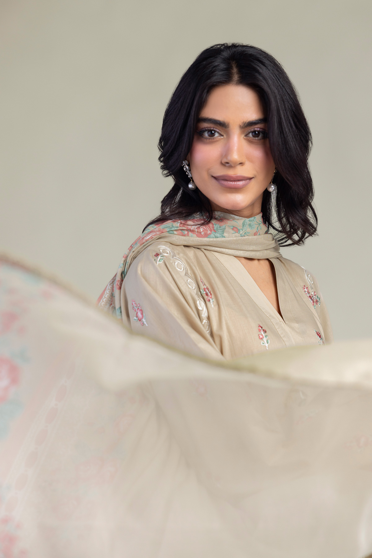 Embroidered Lawn Floral Cambric Dupatta - B1-2-26-106-A-C-VG