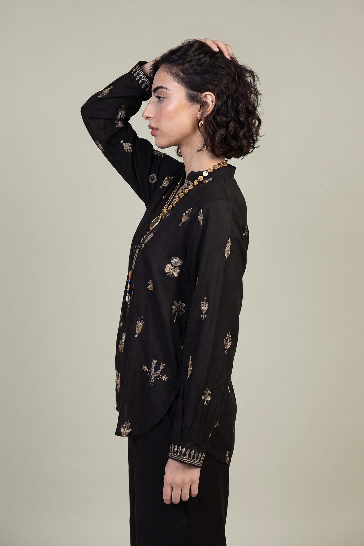 Embroidered Viscose Crepe Black V-Neck Shirt - A22-26-214FH1-VG