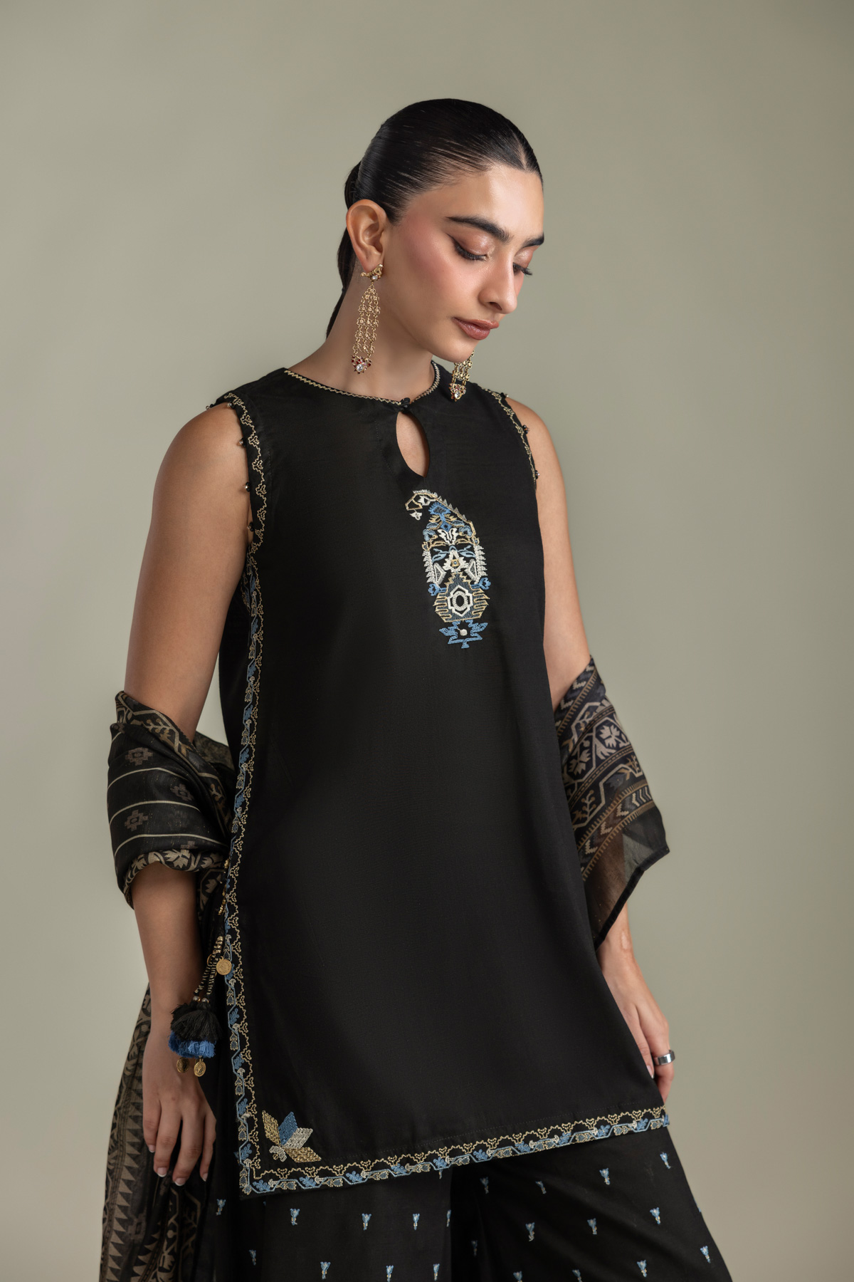 Embroidered Mesuri Black Mesuri Dupatta - 2-26-308-A-G1-VG