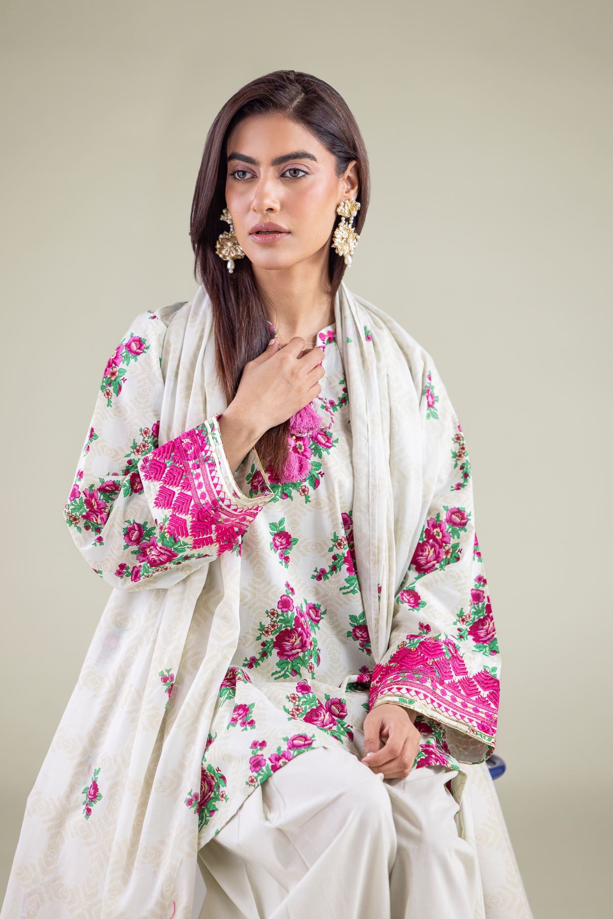 Embroidered Cambric Kurta - 1-26-125-A-C-VG