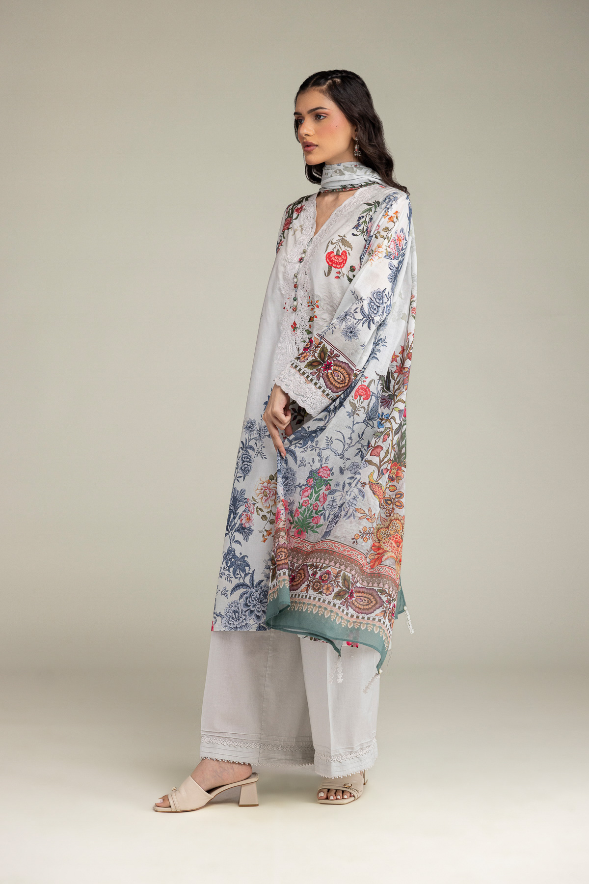 Embroidered Cambric Fabrics 3 Piece - T-A33-26-207FD1-VG