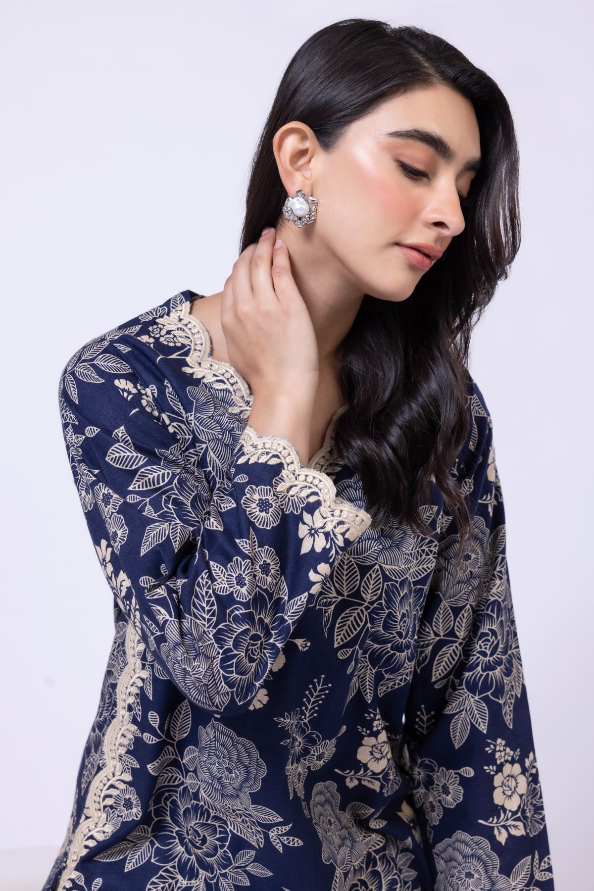 Embroidered Heavy Textured Cotton Kurta - 25-10-10E7-05TA-VG