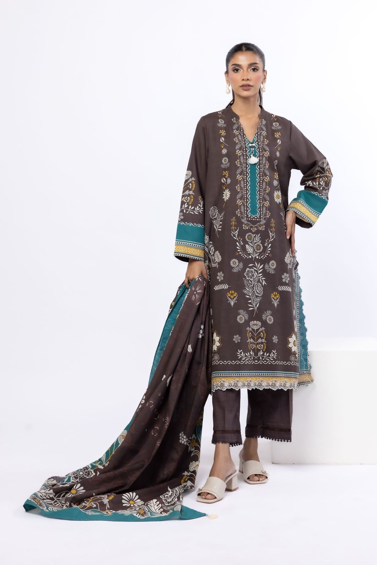 Embroidered Khaddar Fabrics 3 Piece - LKN66A-VG