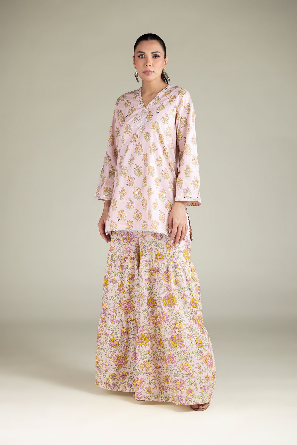 Embroidered Cotton Viscose Floral V-neck Kurta - 25-00-X2-08TB-VG
