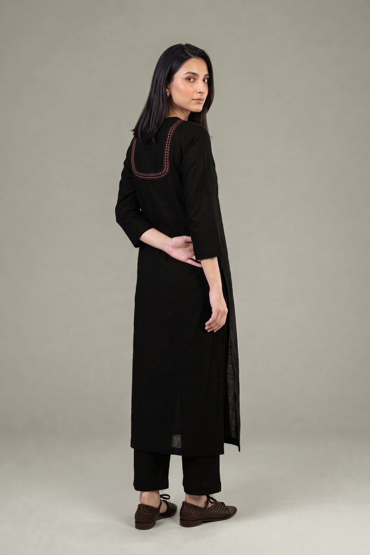 Embroidered Light Khaddar Tailored 2 Piece - 2-26-202-A-D-VG