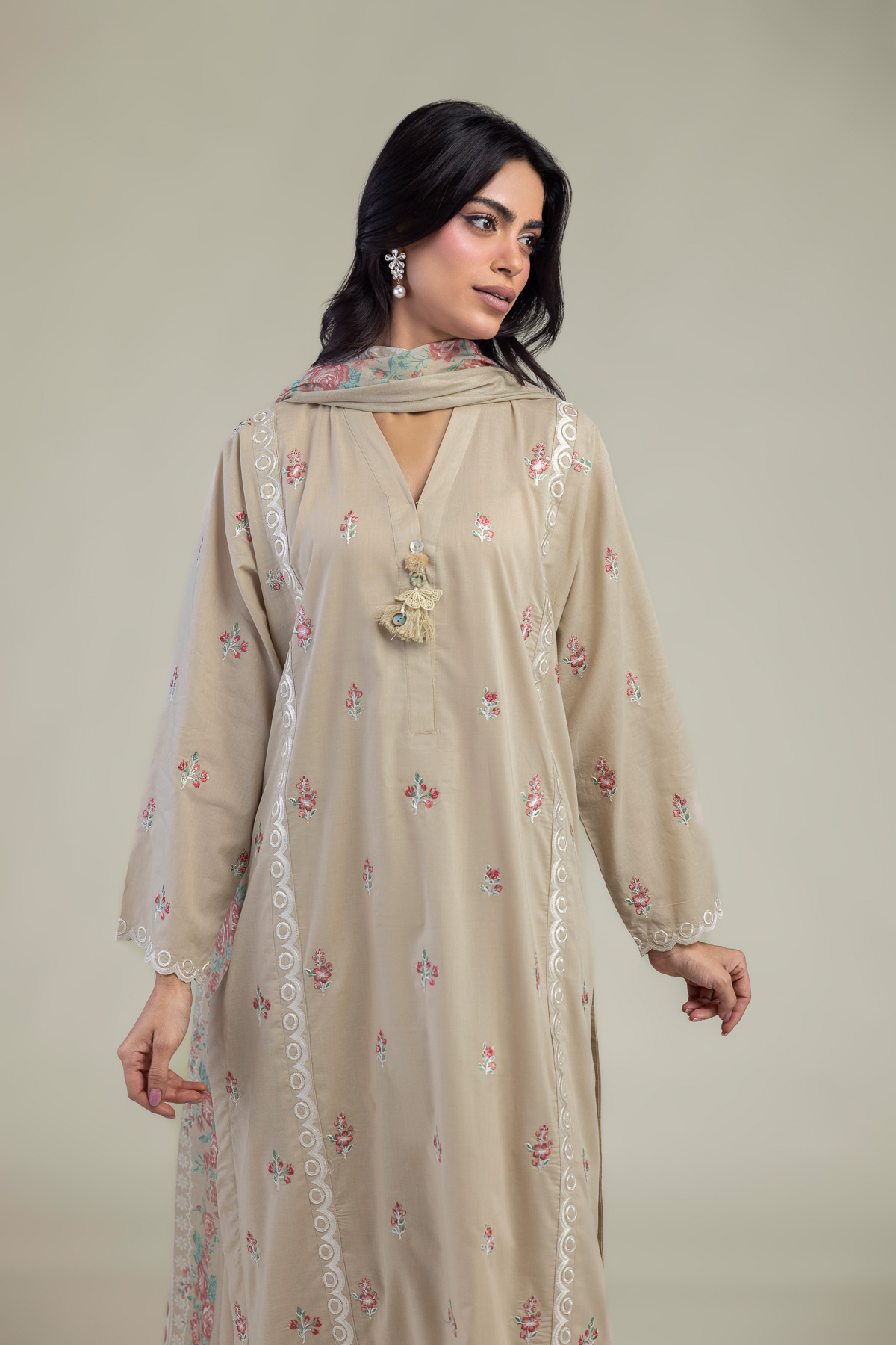 Embroidered Lawn Floral Cambric Dupatta - B1-2-26-106-A-C-VG
