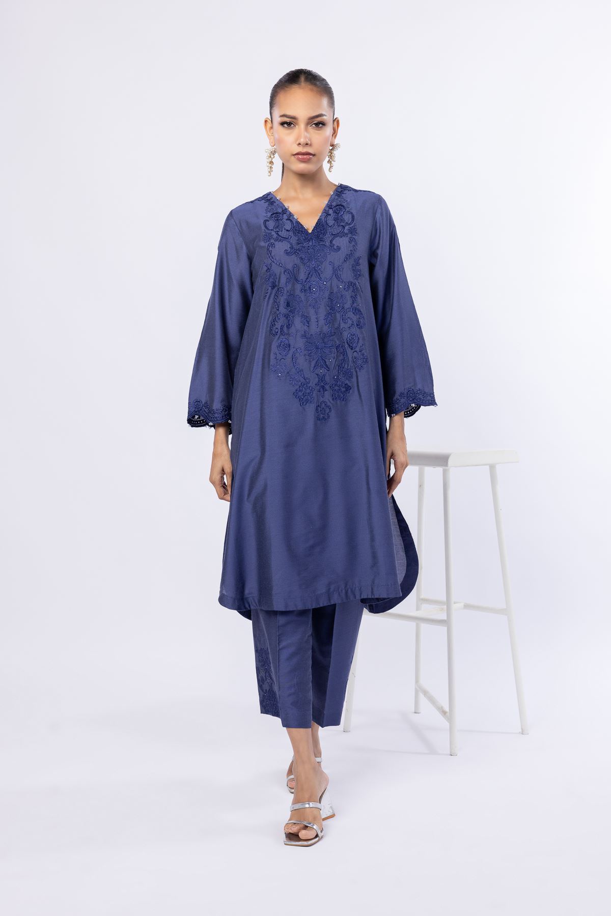 Embroidered Raw Silk Kurta - 25-09-11E14-08TA-VG