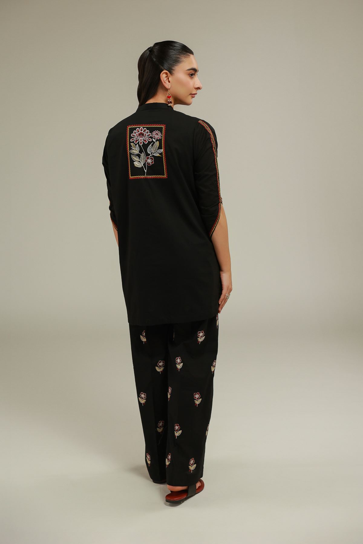 Embroidered Cambric Black Cambric Kurta - 25-00-X2-08TB-VG