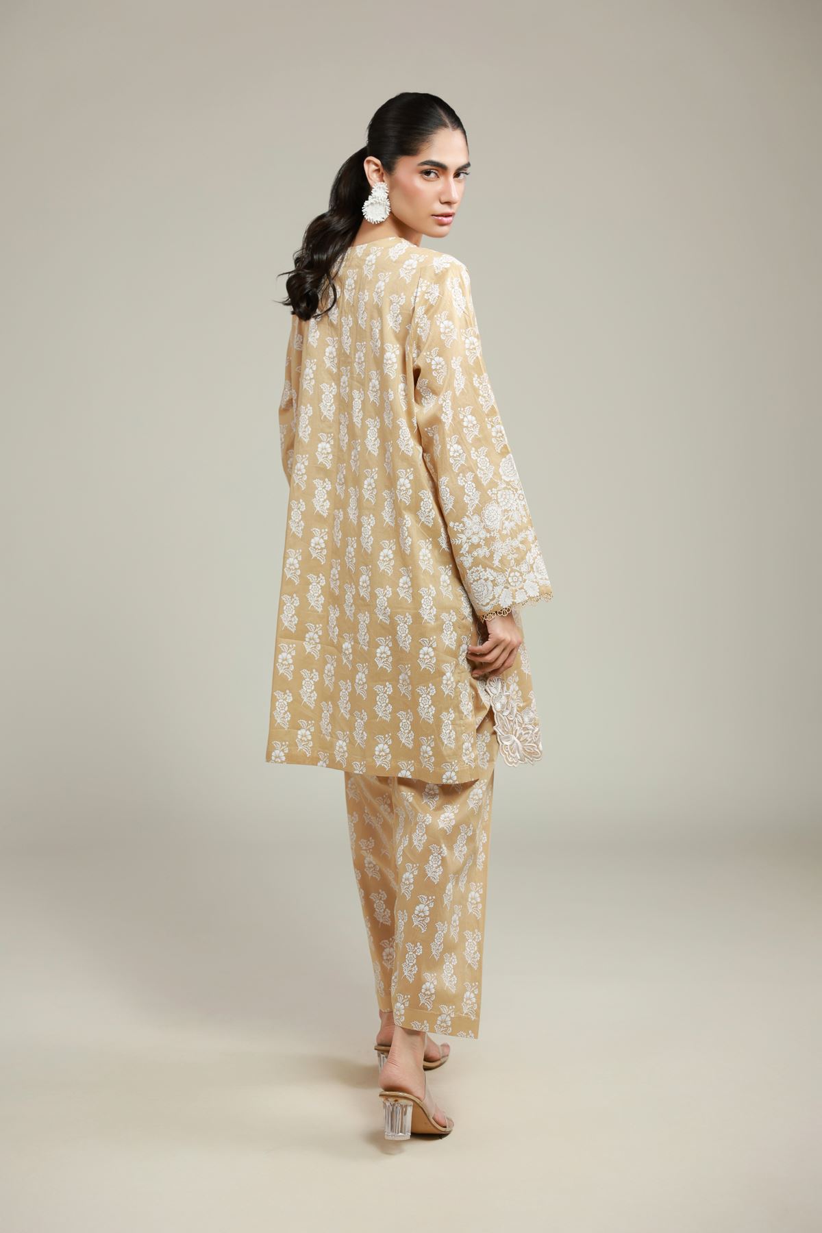 Embroidered Lawn Lawn Tailored Set - T-A113-26-111EE1-VG