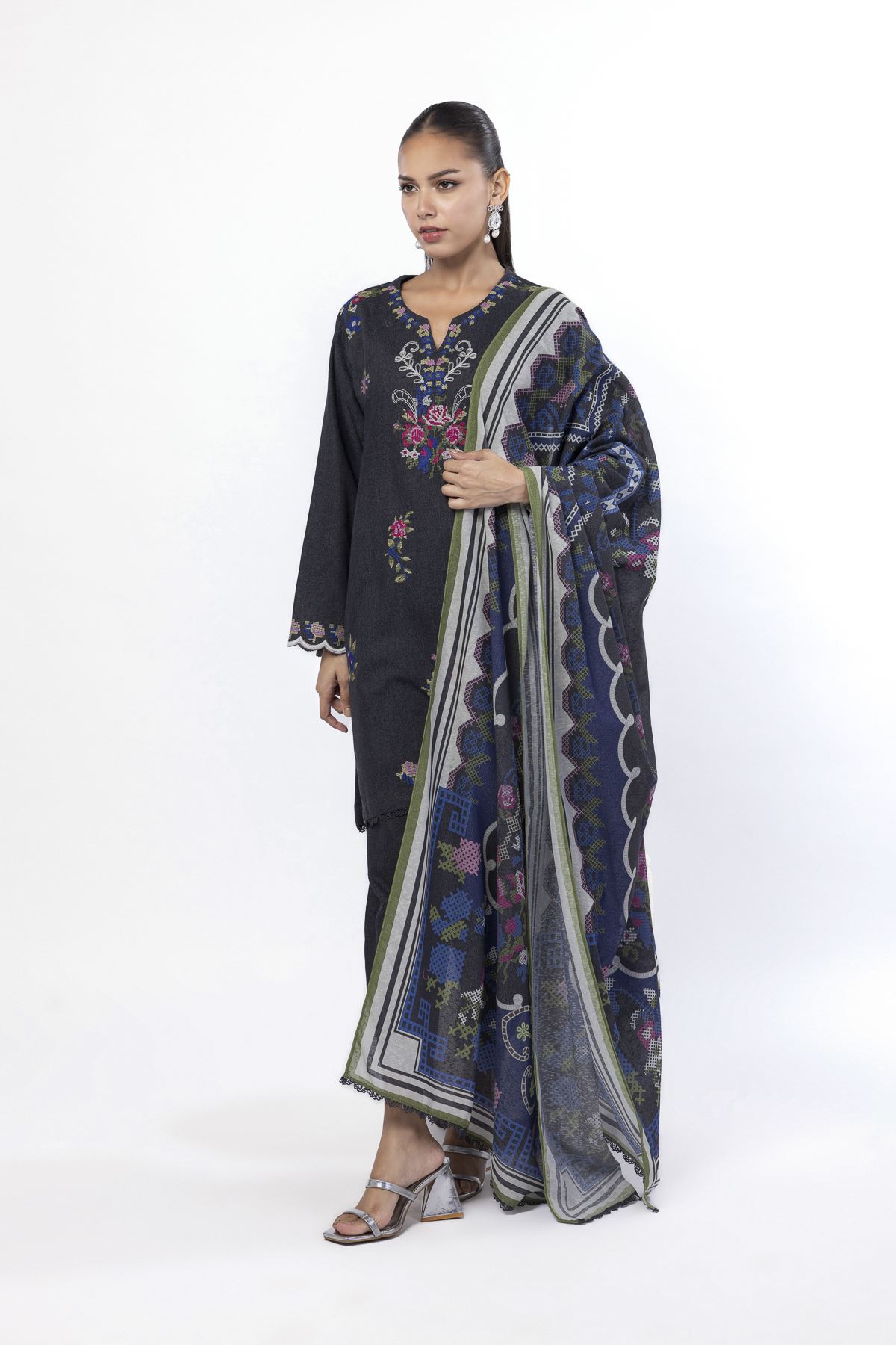 Embroidered Karandi Tailored 3 Piece - KN23AST-VG