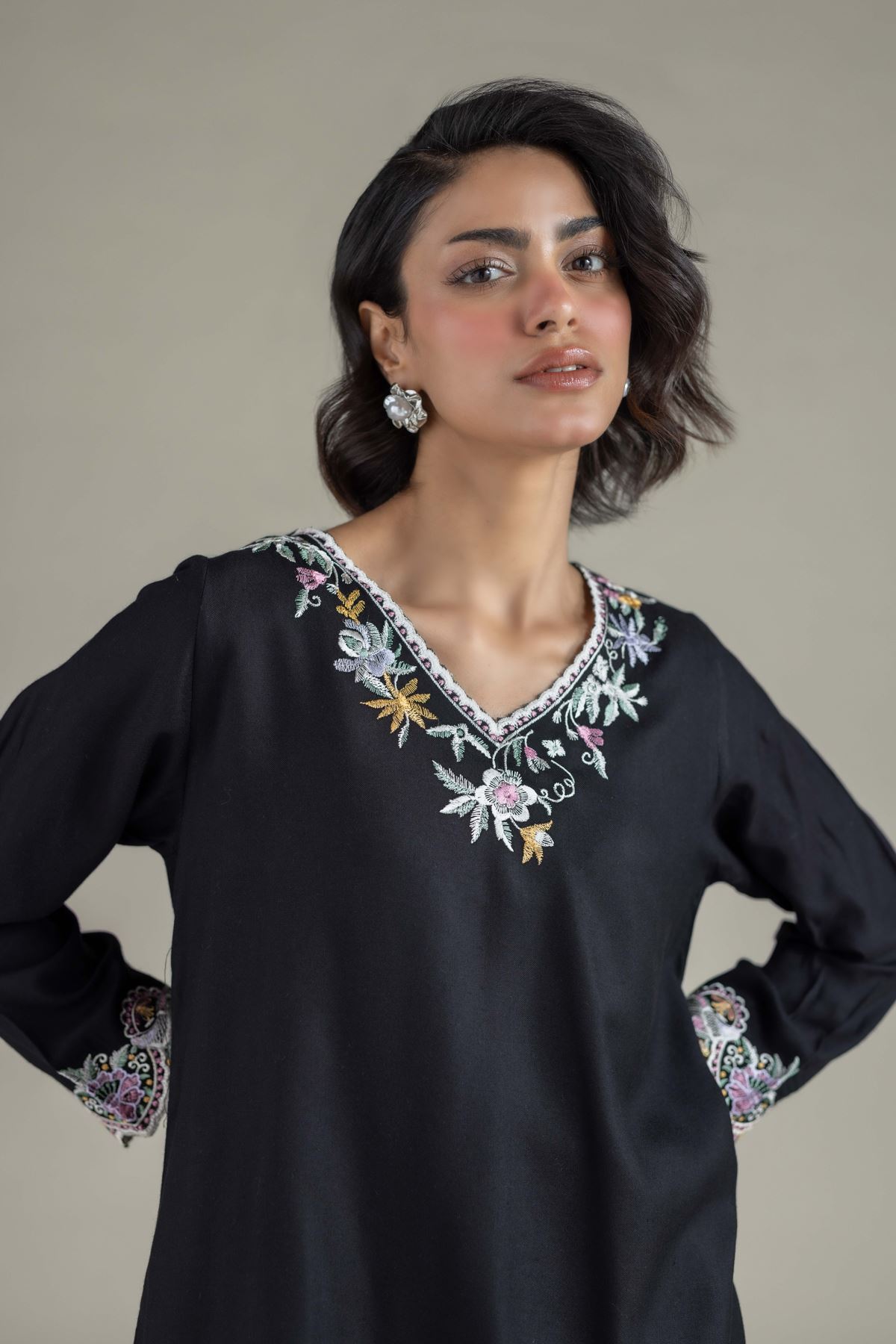 Embroidered Heavy Blended Viscose Floral V-Neck Kurta - 25-10-11E12-03TB-VG