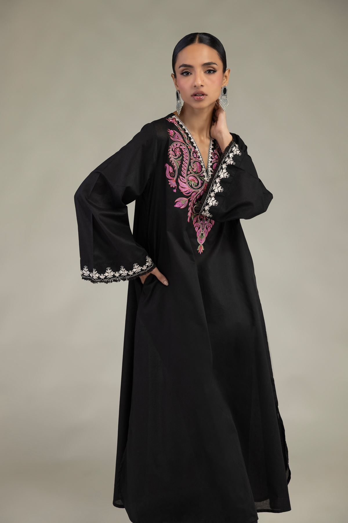 Embroidered Cambric Black Longline Kurta - 1-26-226-A-I1-VG