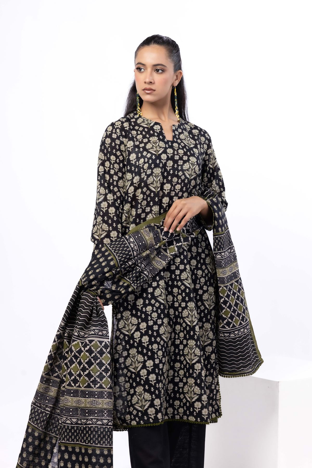 Printed Light Khaddar Tailored 3 Piece - KN31AST-VG