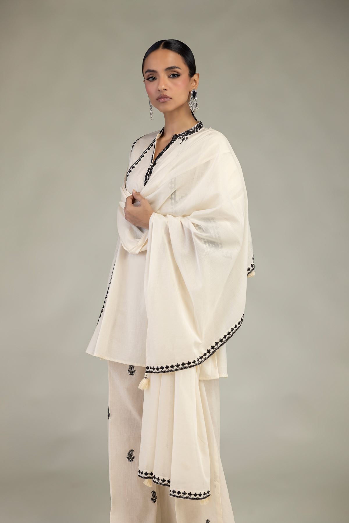 Embroidered Lawn Lawn Tassel Dupatta - 1-26-325-A-B2-VG