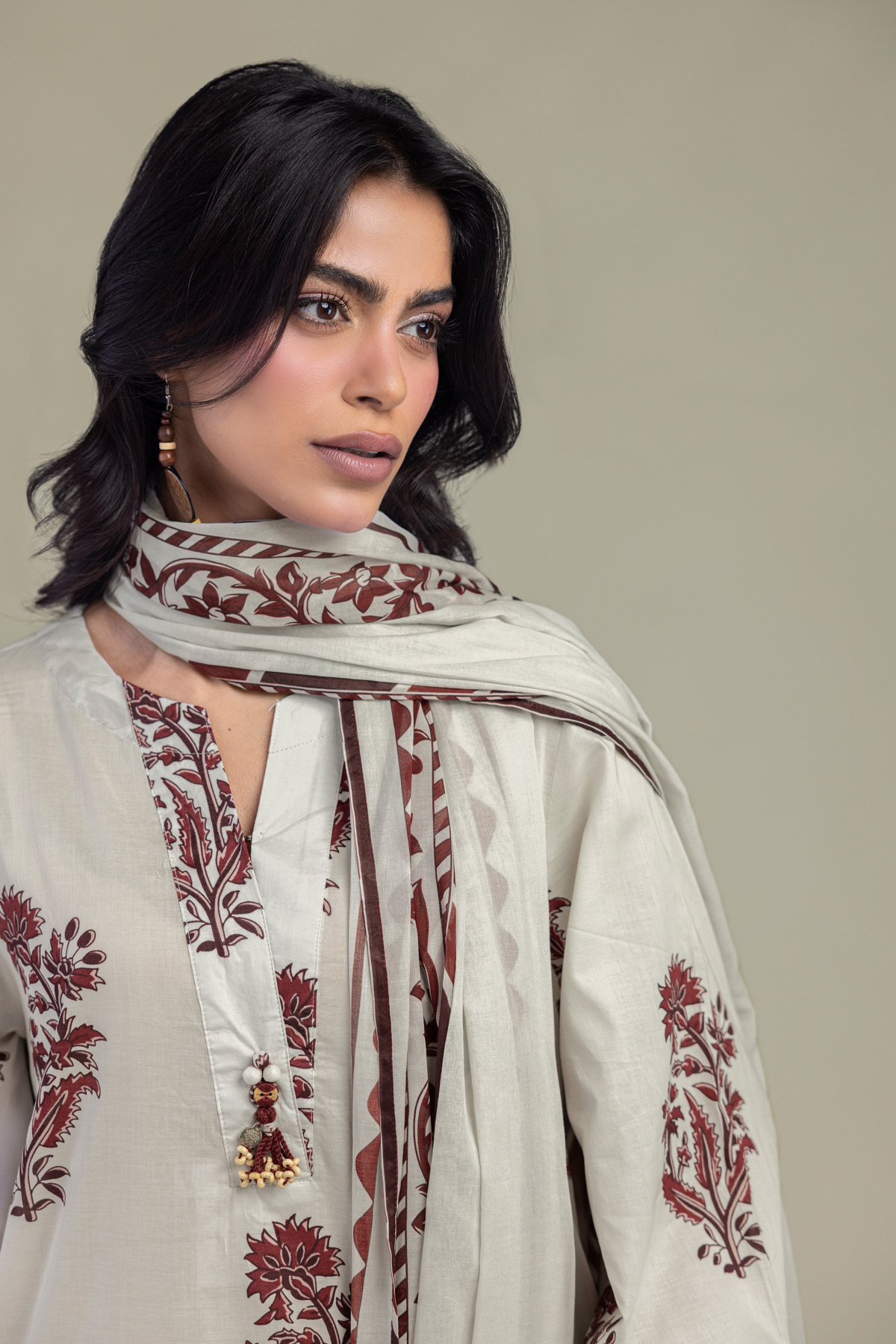Printed Lawn Floral Cambric Dupatta - 1-26-309-B-D1-VG
