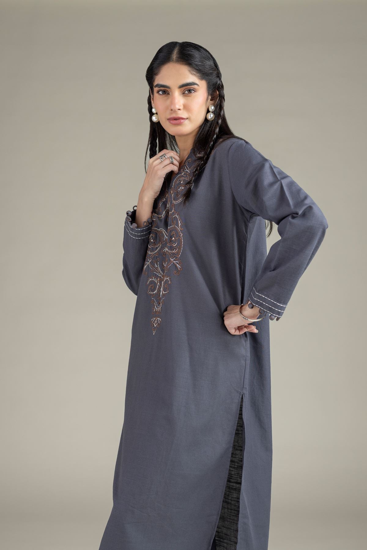 Embroidered Khaddar Kurta - 25-10-11E9-07TB-VG