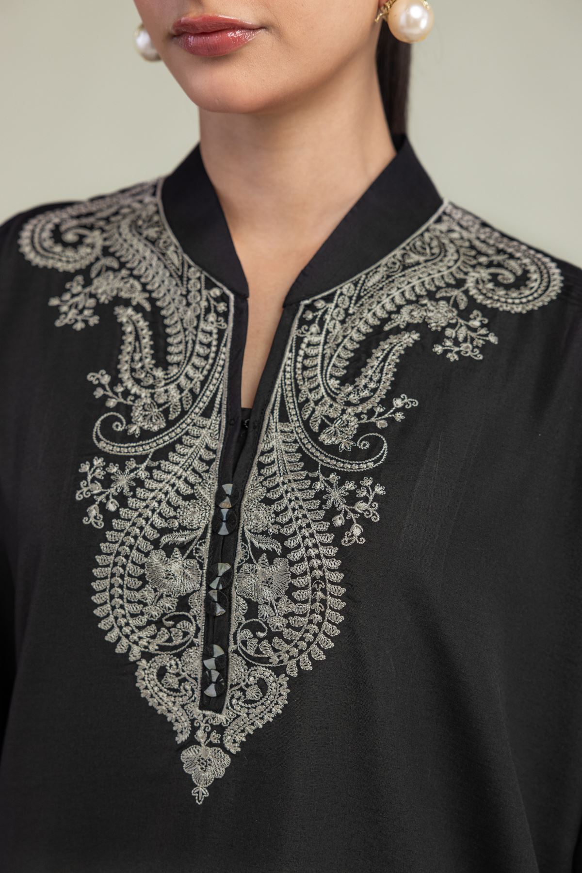 Embroidered Arabic Lawn Black Lawn Kurta - 2-26-201-A-C-VG