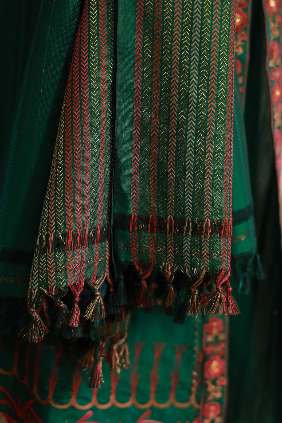 Yarn Dyed Handwoven Dupatta - 2-26-202-A-D-VG