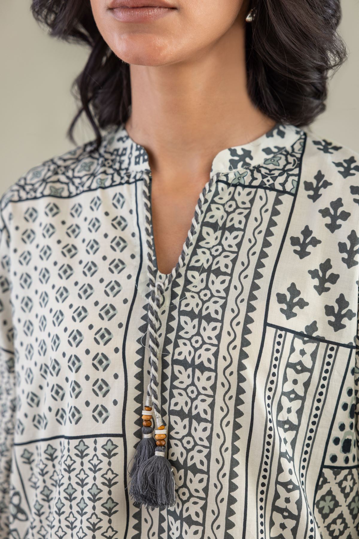 Printed Cambric Short V-Neck Kurta - 1-26-303-B-A1-VG
