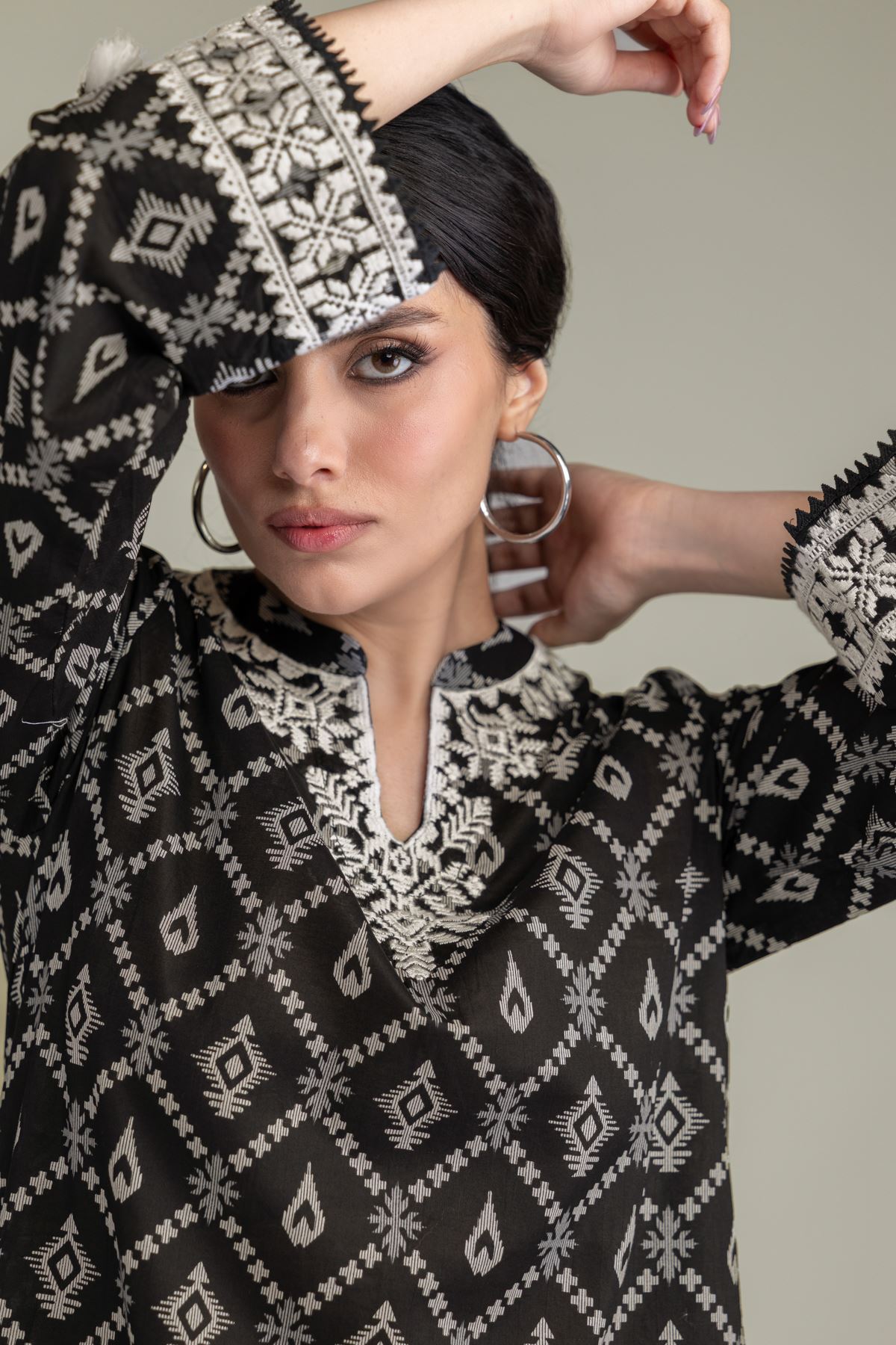 Embroidered Lawn Black Lawn Kurta - 2-26-204-A-A1-VG