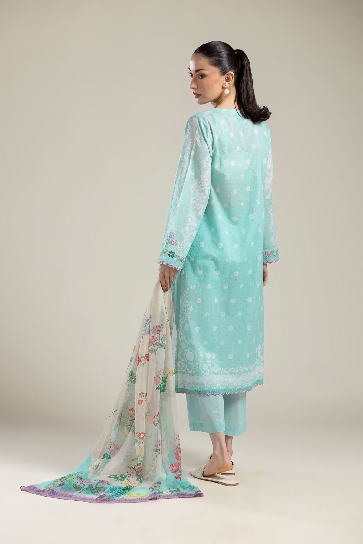 Embroidered Cambric Floral Tailored 3-piece - T-A33-26-112FD1-VG