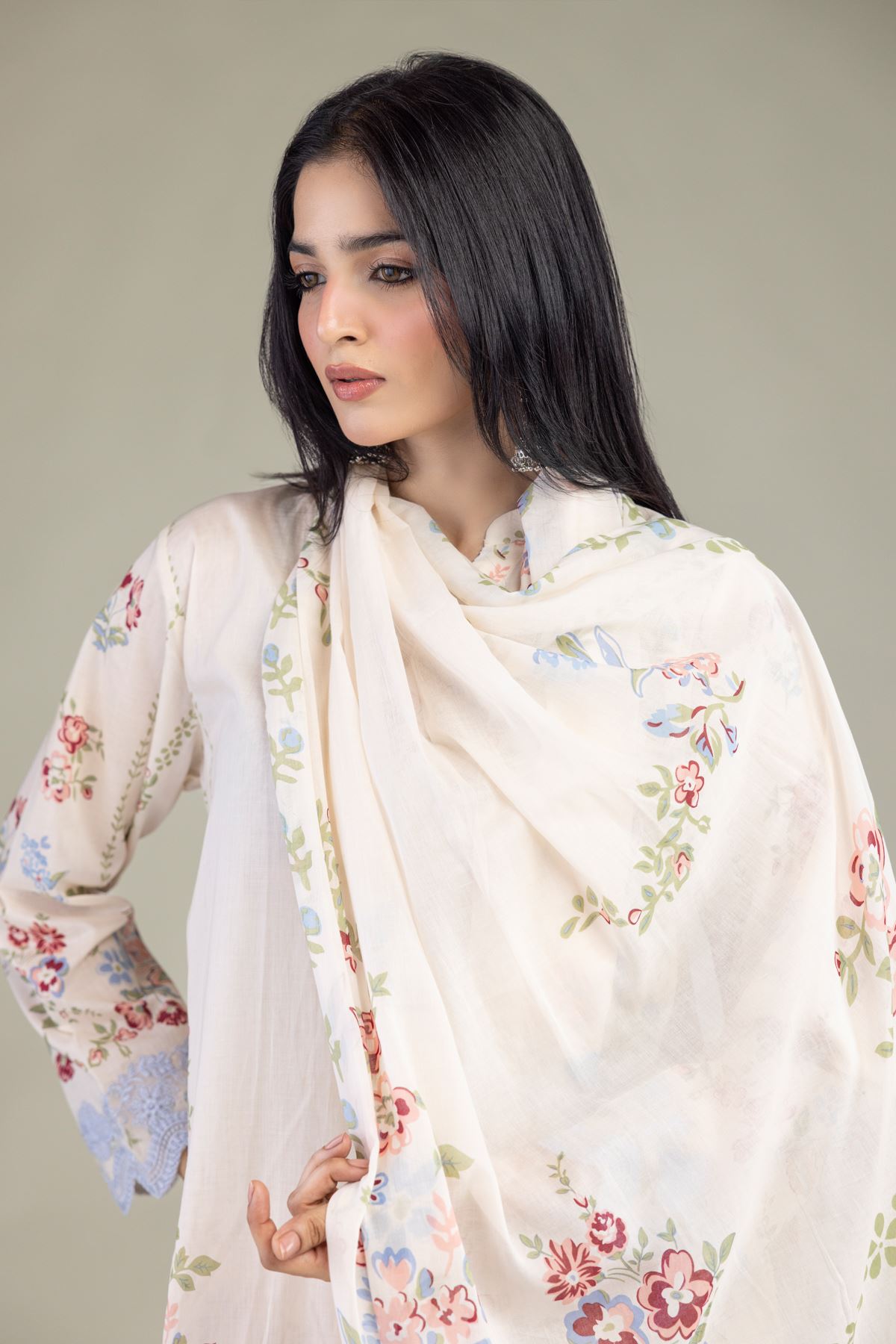 Embroidered Lawn 3-Piece Tailored Lawn - B1-2-26-106-A-C-VG