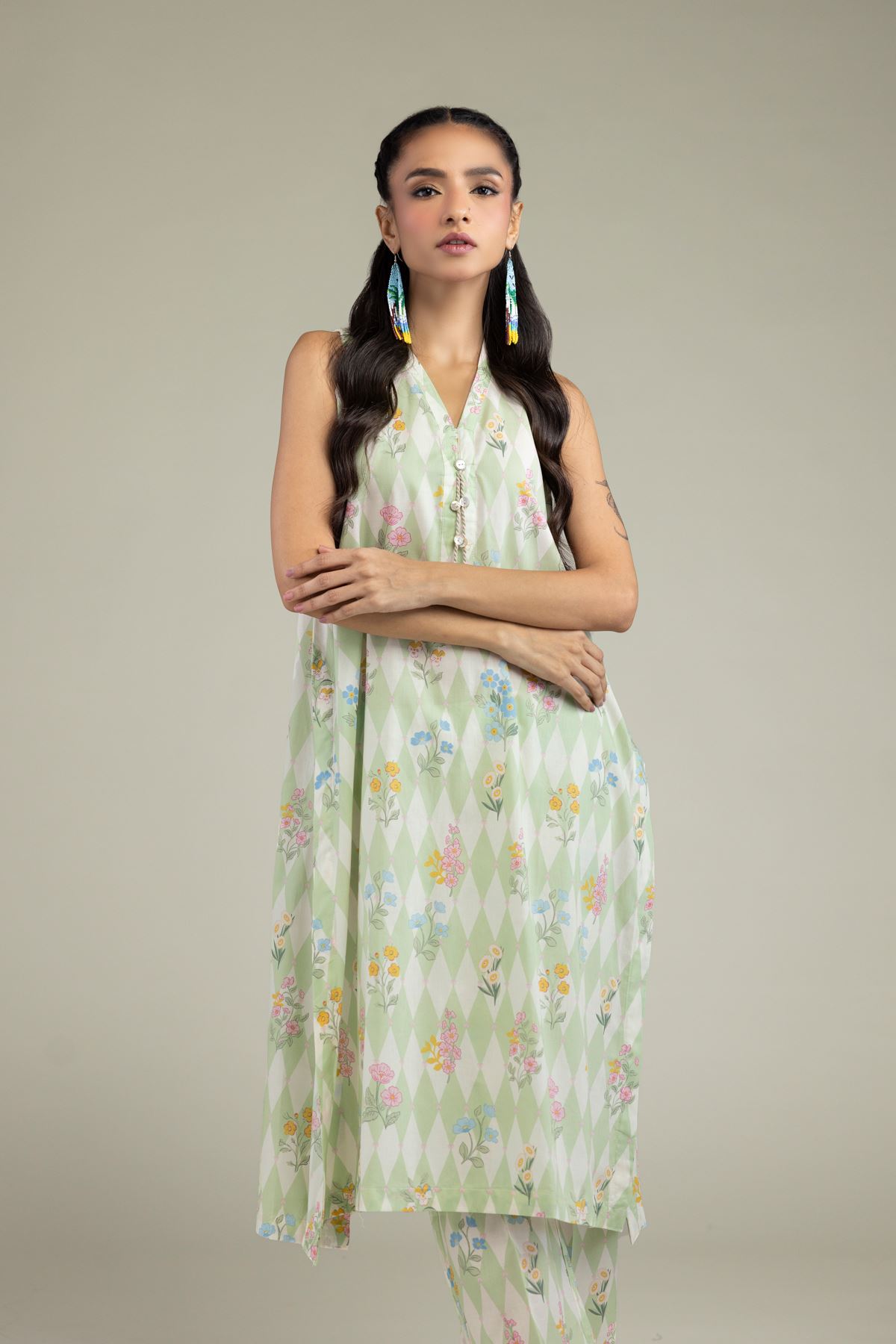 Printed Cambric Sleeveless Floral Kurta - 25-08-12E8-07TB-VG