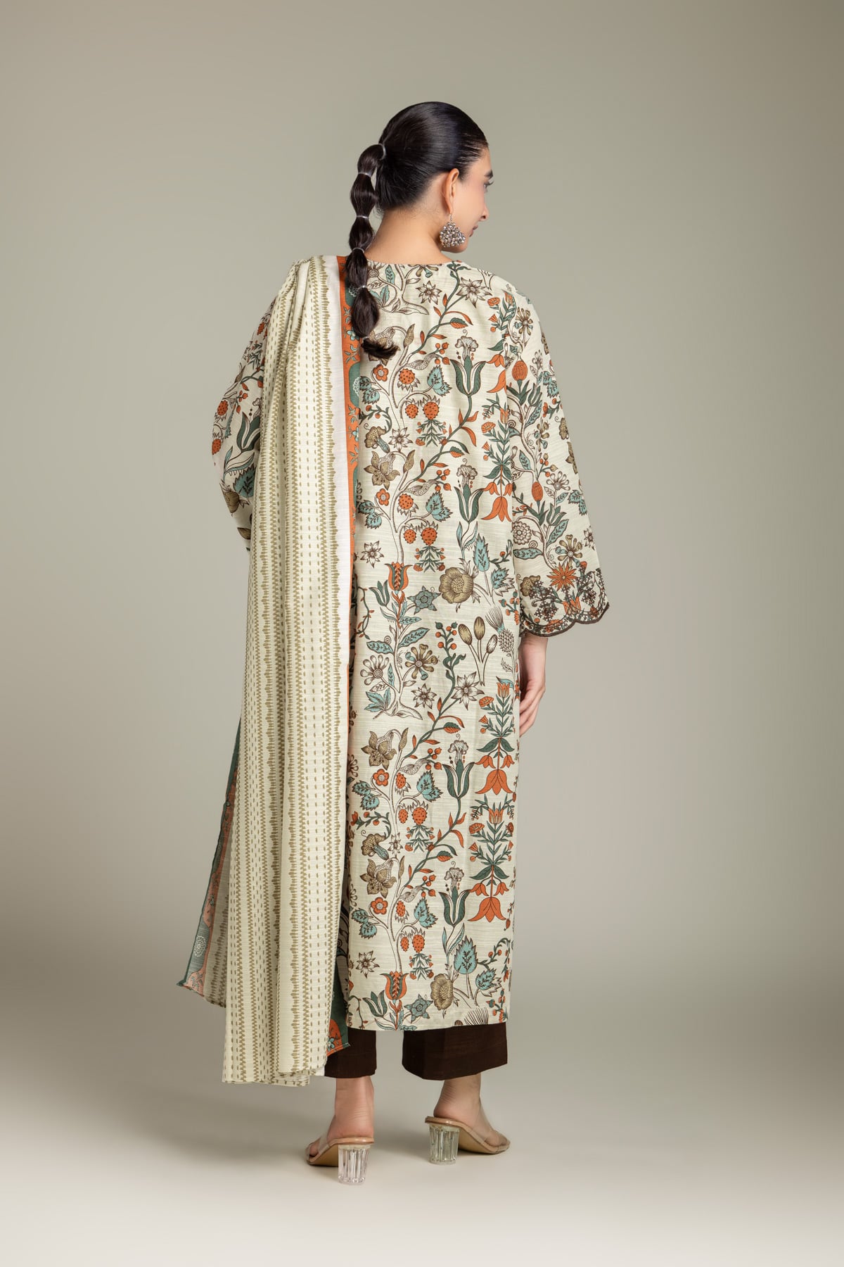 Embroidered Light Khaddar Fabrics 3 Piece - 2-26-202-A-D-VG