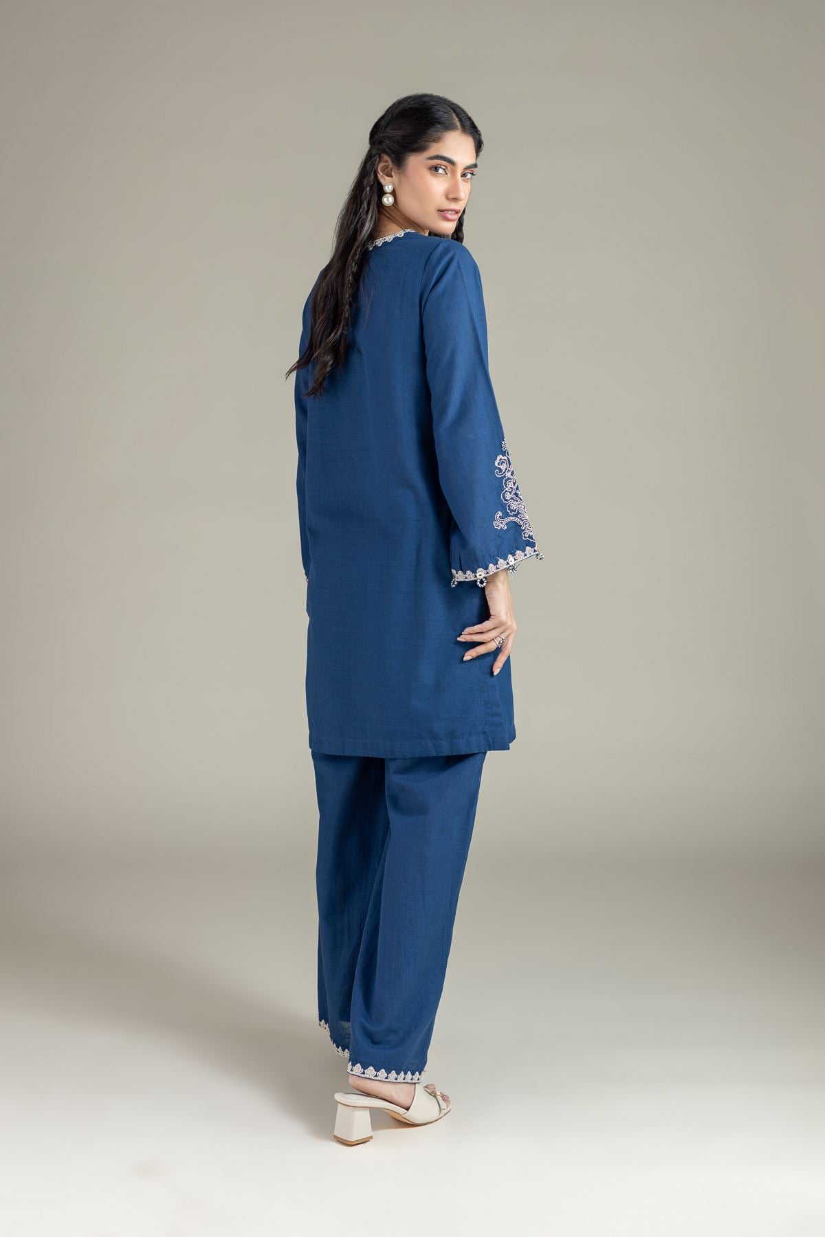 Embroidered Khaddar Kurta - 25-04E48-01TB-VG