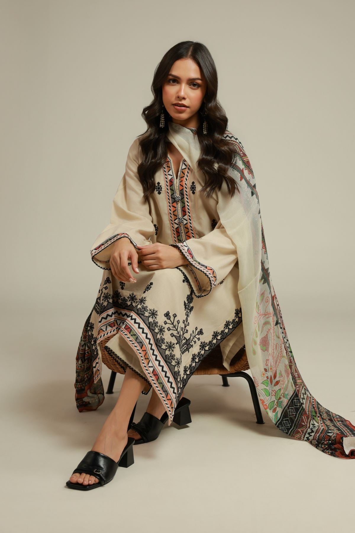 Embroidered Cambric Tailored 3-Piece Set - T-A22-26-122FI1-VG