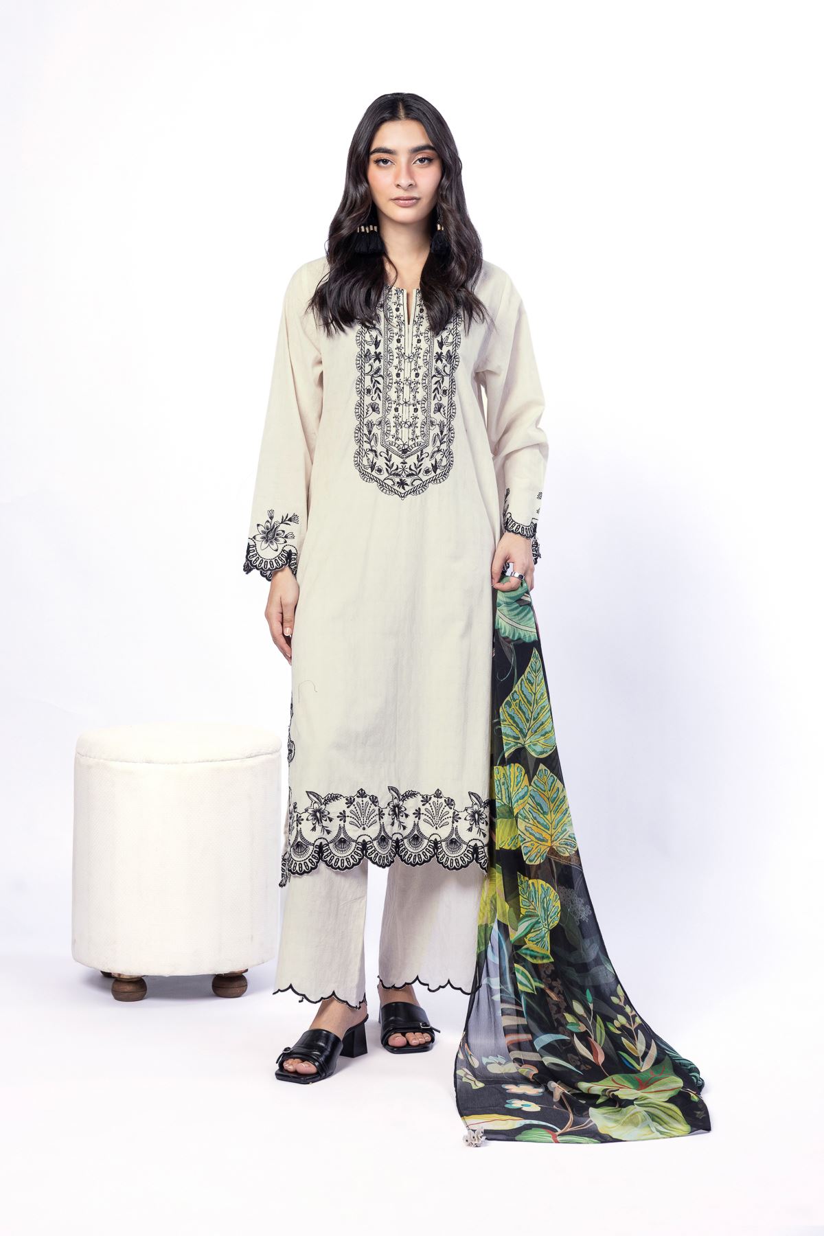 Embroidered Cotton Dobby Tailored 3 Piece - T-A22-26-106FF-VG