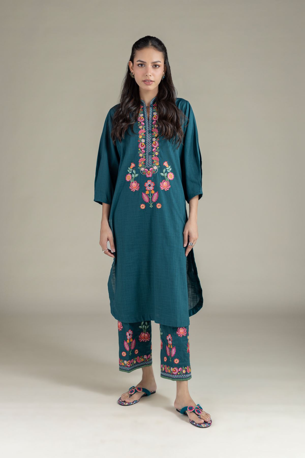Embroidered Heavy Textured Cotton Pants - 25-10-12E4-08BB-VG