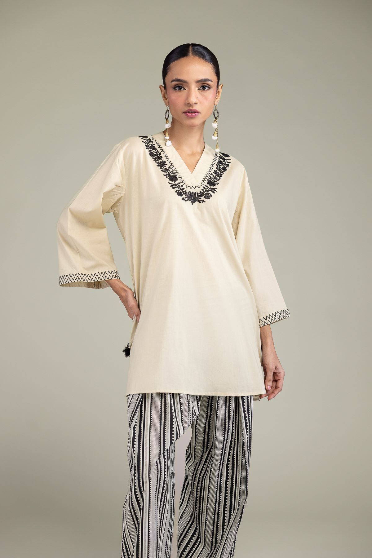 Embroidered Cambric Floral Cambric Kurta - T-A11-26-113FA1-VG