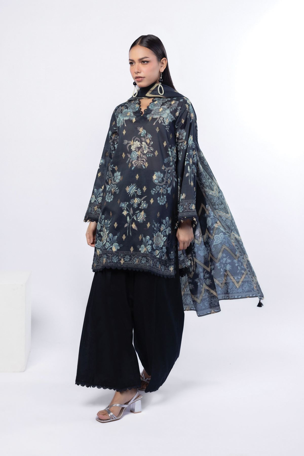 Printed Jacquard Tailored 3 Piece - T-A22-26-102FC1-VG