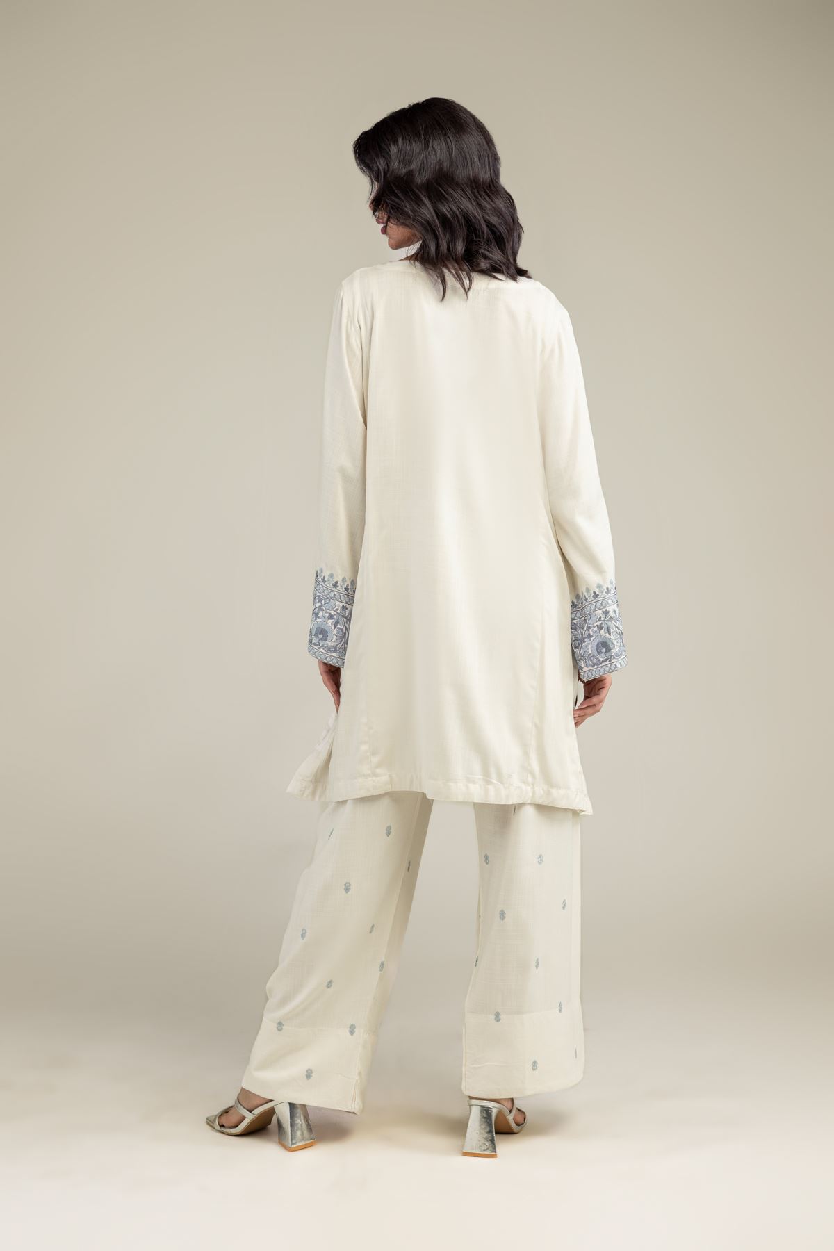Embroidered Raw Silk Floral V-Neck Kurta - 2-26-301-A-E1-VG