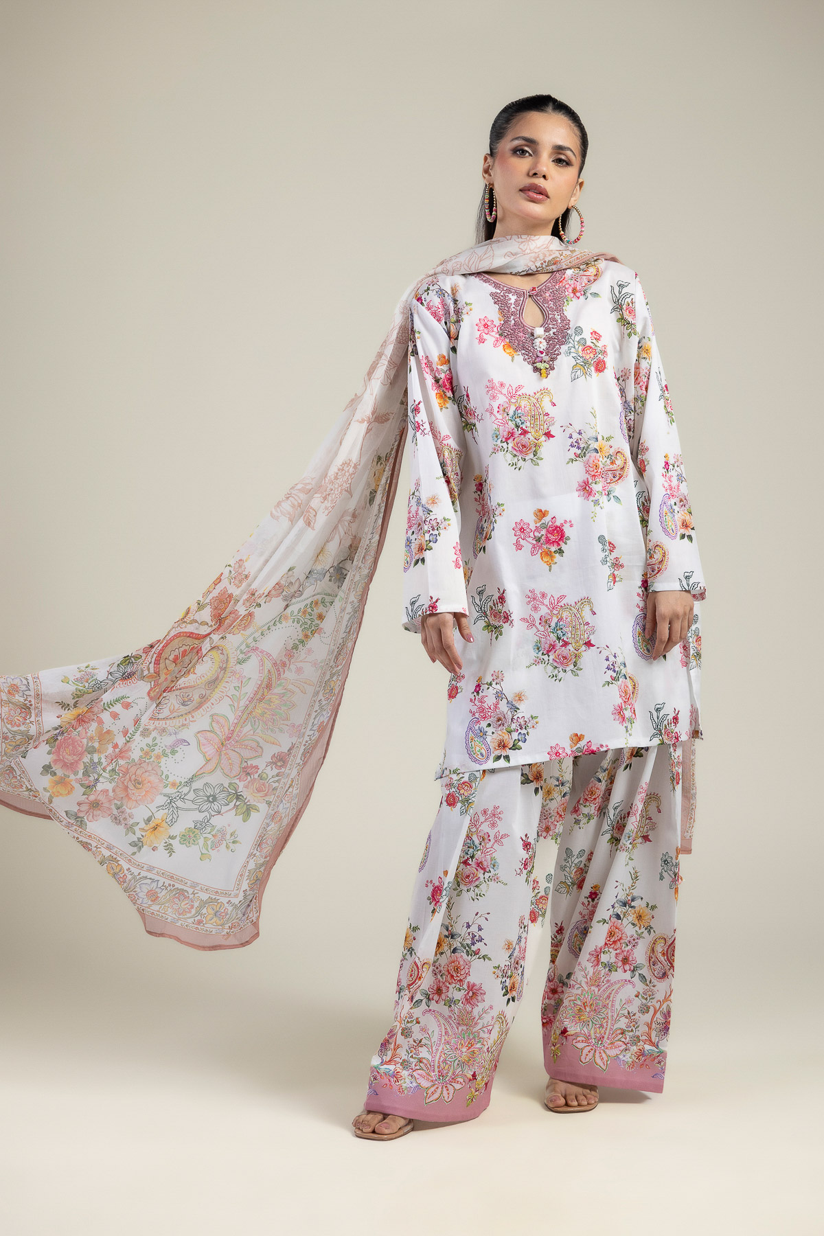 Embroidered Lawn Fabrics 3 Piece - A22-26-209FB1-VG