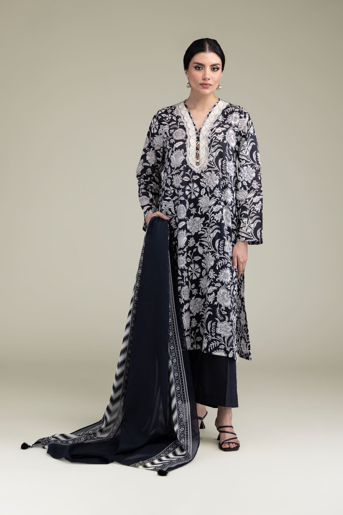Embroidered Cambric Fabrics 3 Piece - A33-26-204FC1-VG