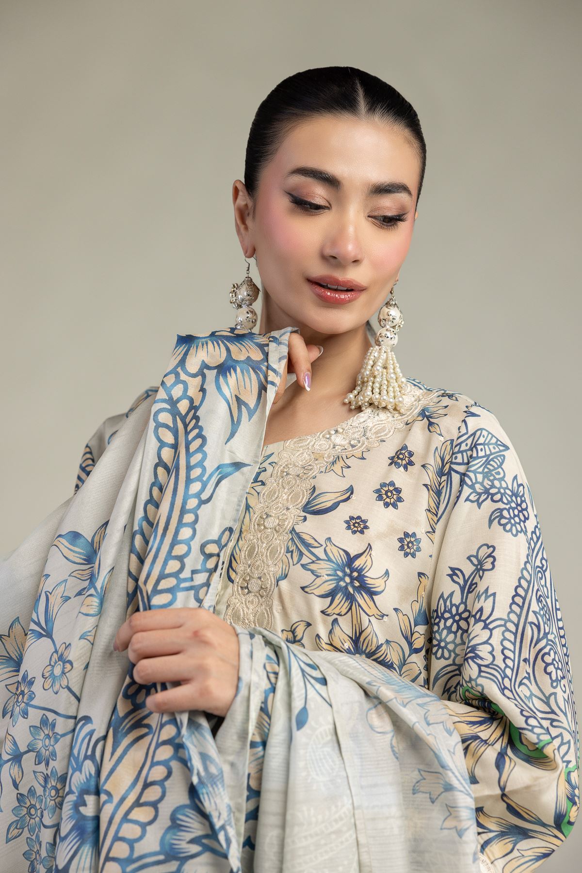 Embroidered Polyester Silk Floral Silk Dupatta - 2-26-212-A-H1-VG