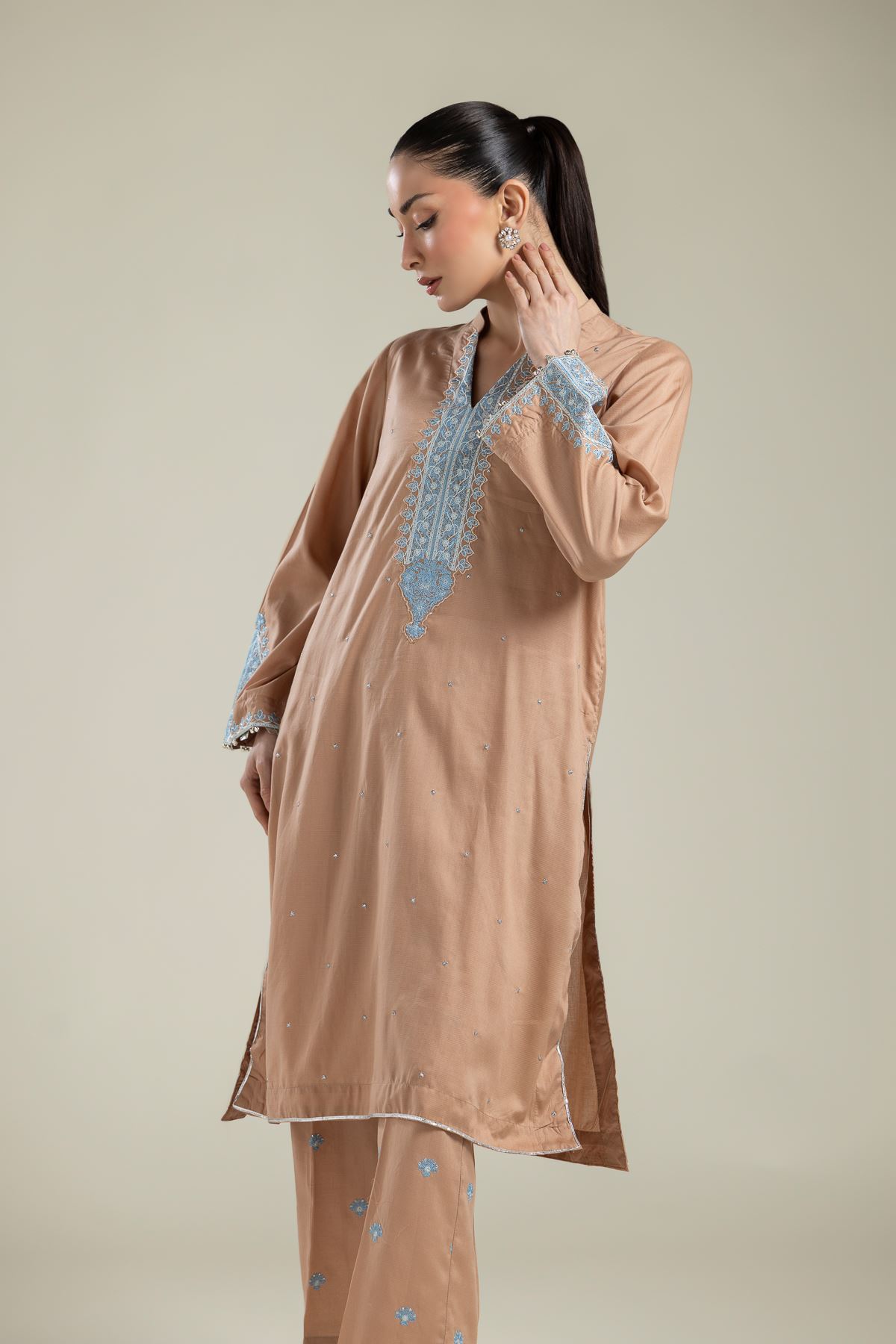 Embroidered Textured Weave Embroidered V-Neck Kurta - 2-26-202-A-E-VG