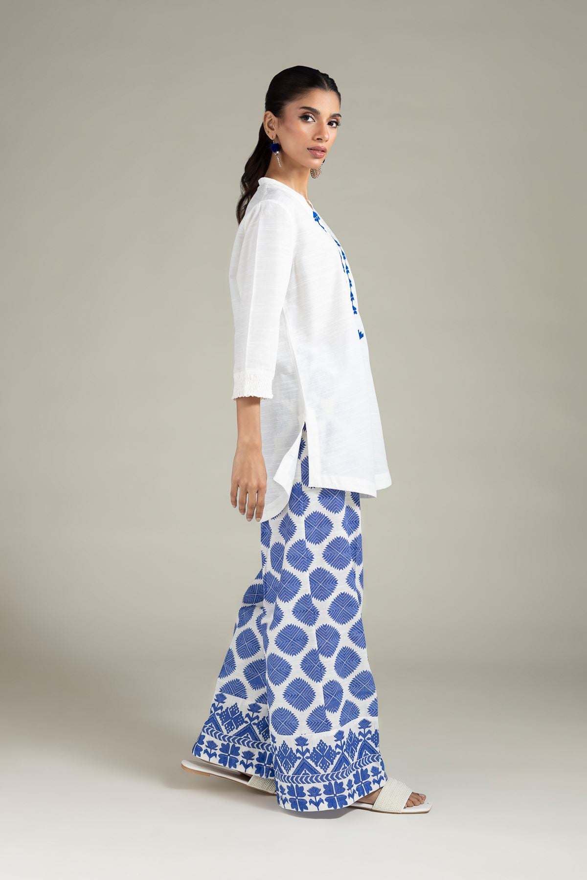 Printed Khaddar Pants - 25-10-12E6-06TA-VG