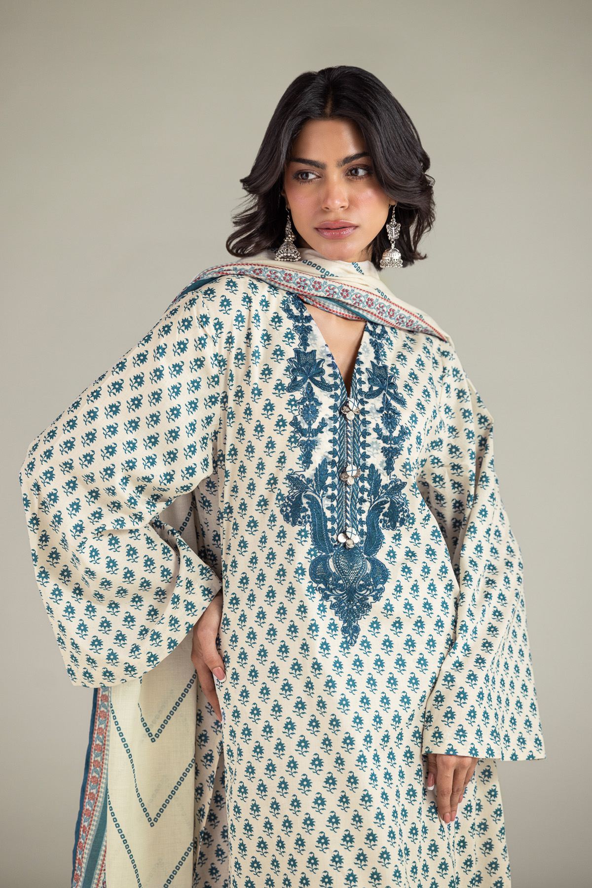 Embroidered Lawn 3-Piece Tailored Lawn - T-A11-26-111FD1-VG