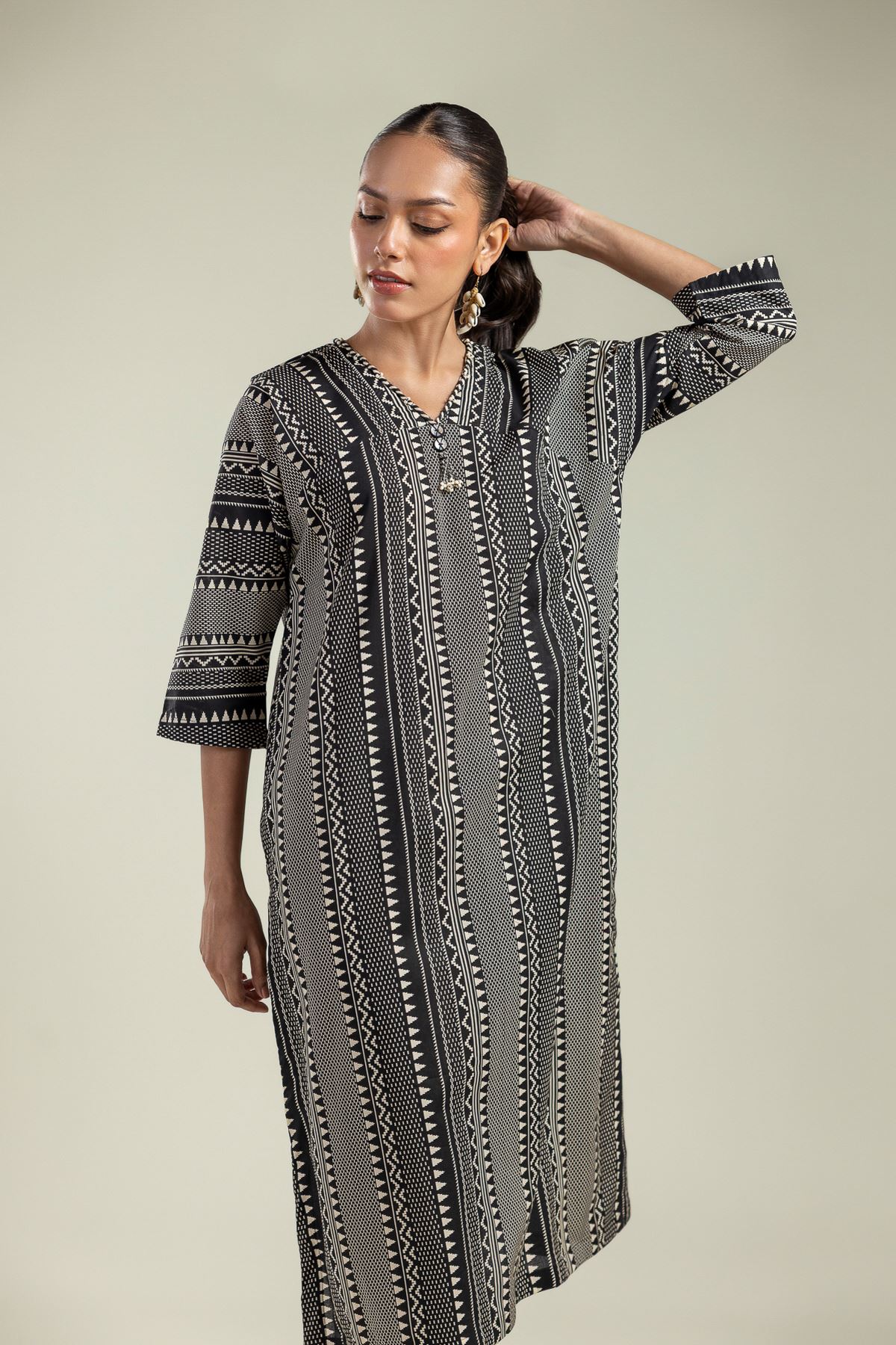 Printed Cambric Black V-Neck Kurta - 3-26-204-A-F1-VG