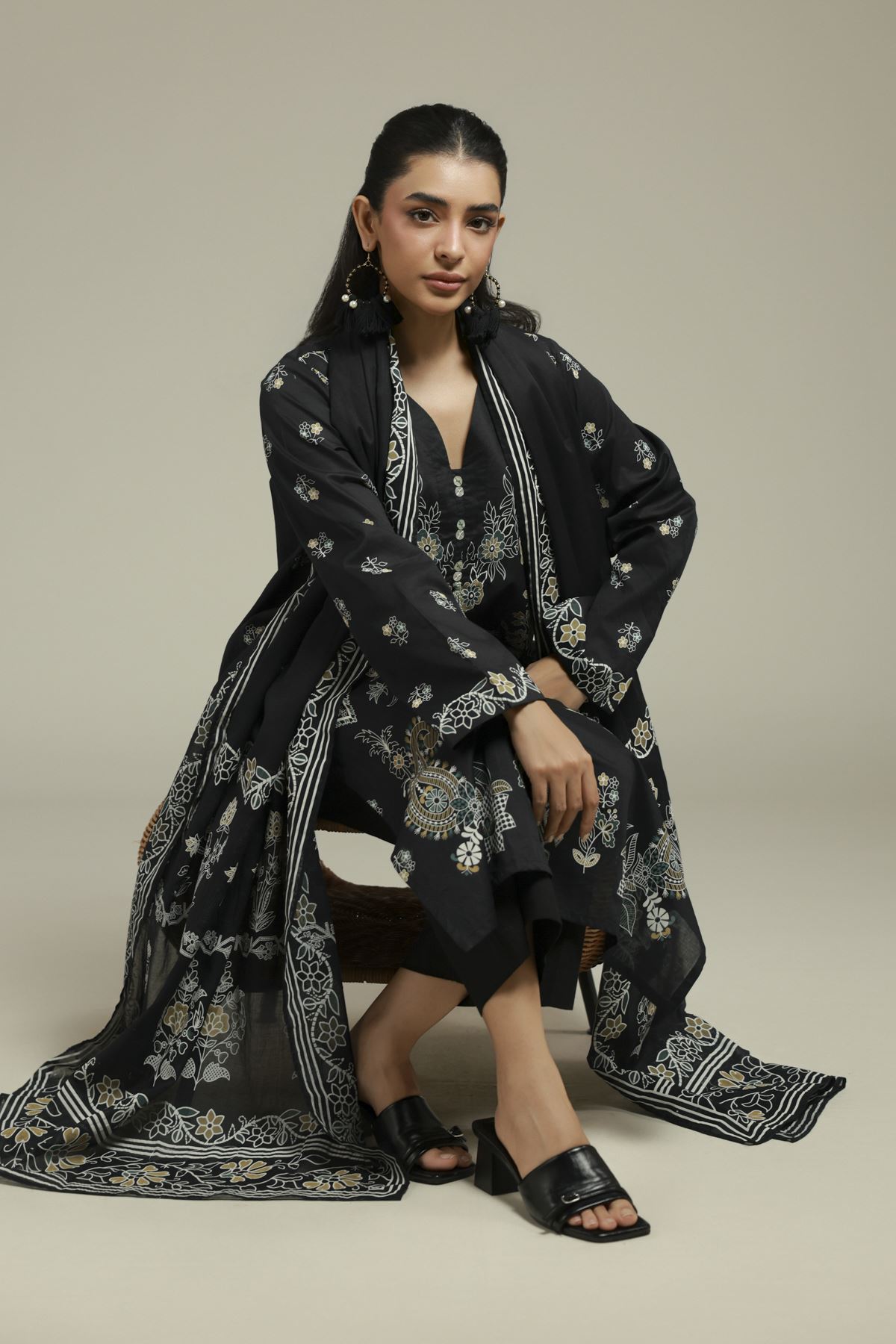Printed Cambric Fabrics 3 Piece - A22-26-112FI2-VG