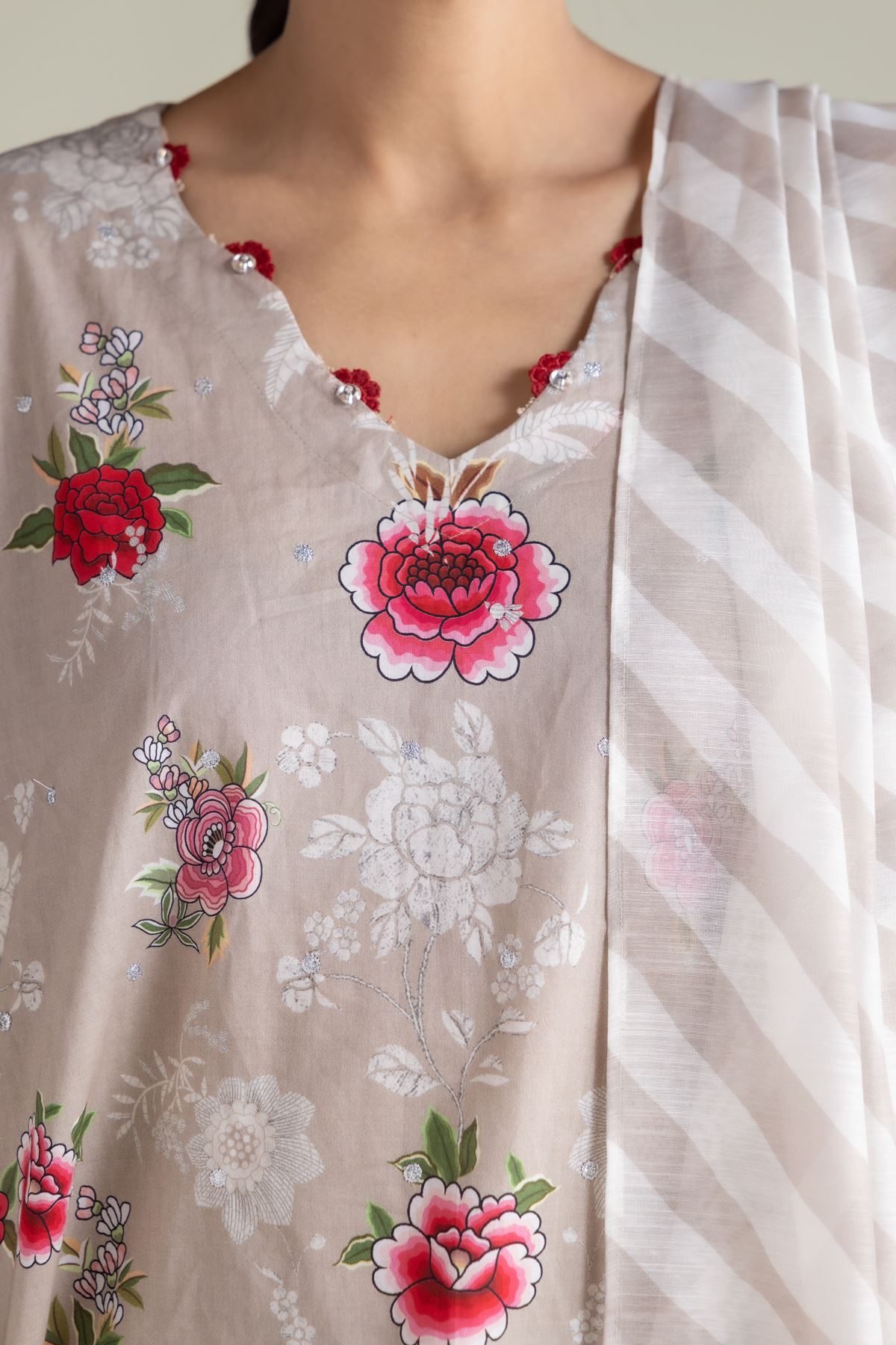 Embroidered Cambric Floral Tailored 3-Piece - T-A22-26-210FH2-VG