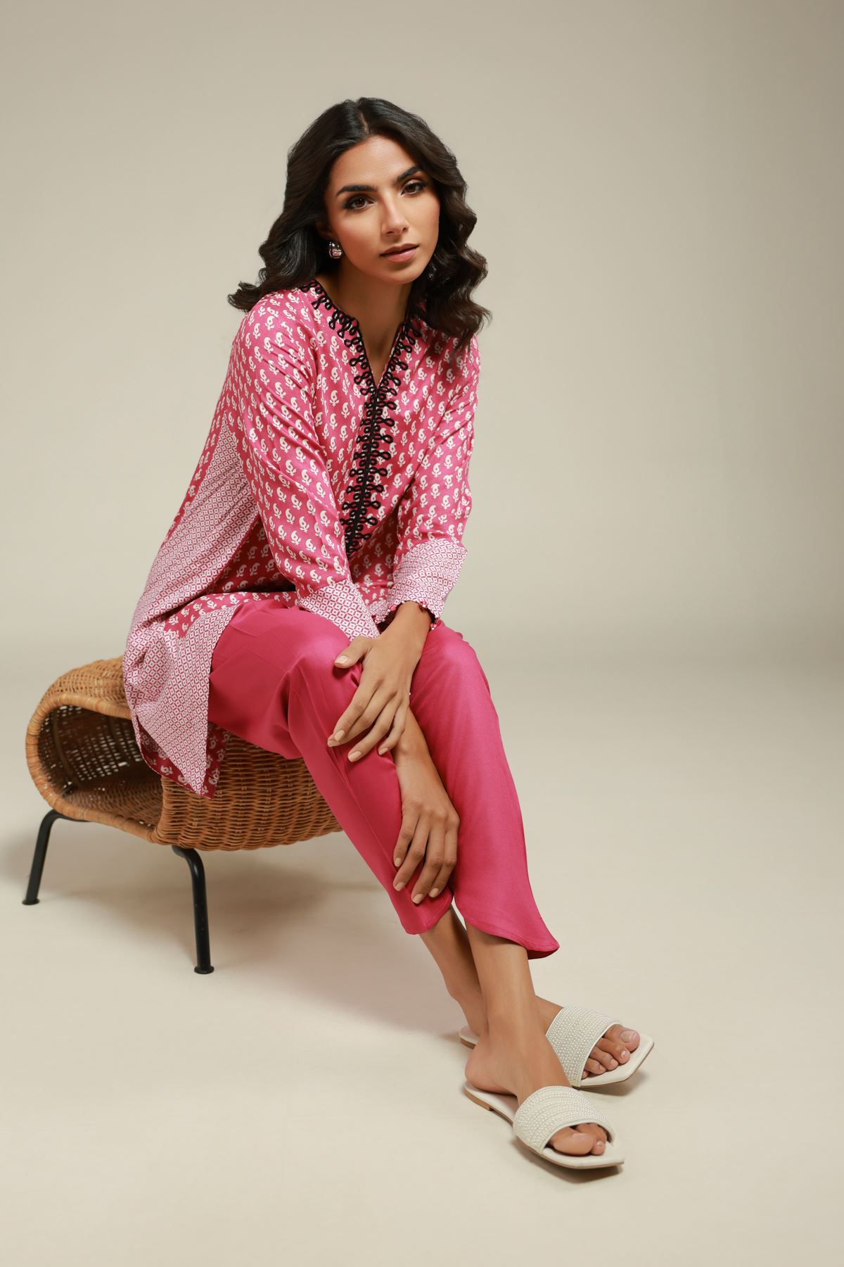 Embroidered Viscose Kurta - 25-09-10E2-09TB-VG