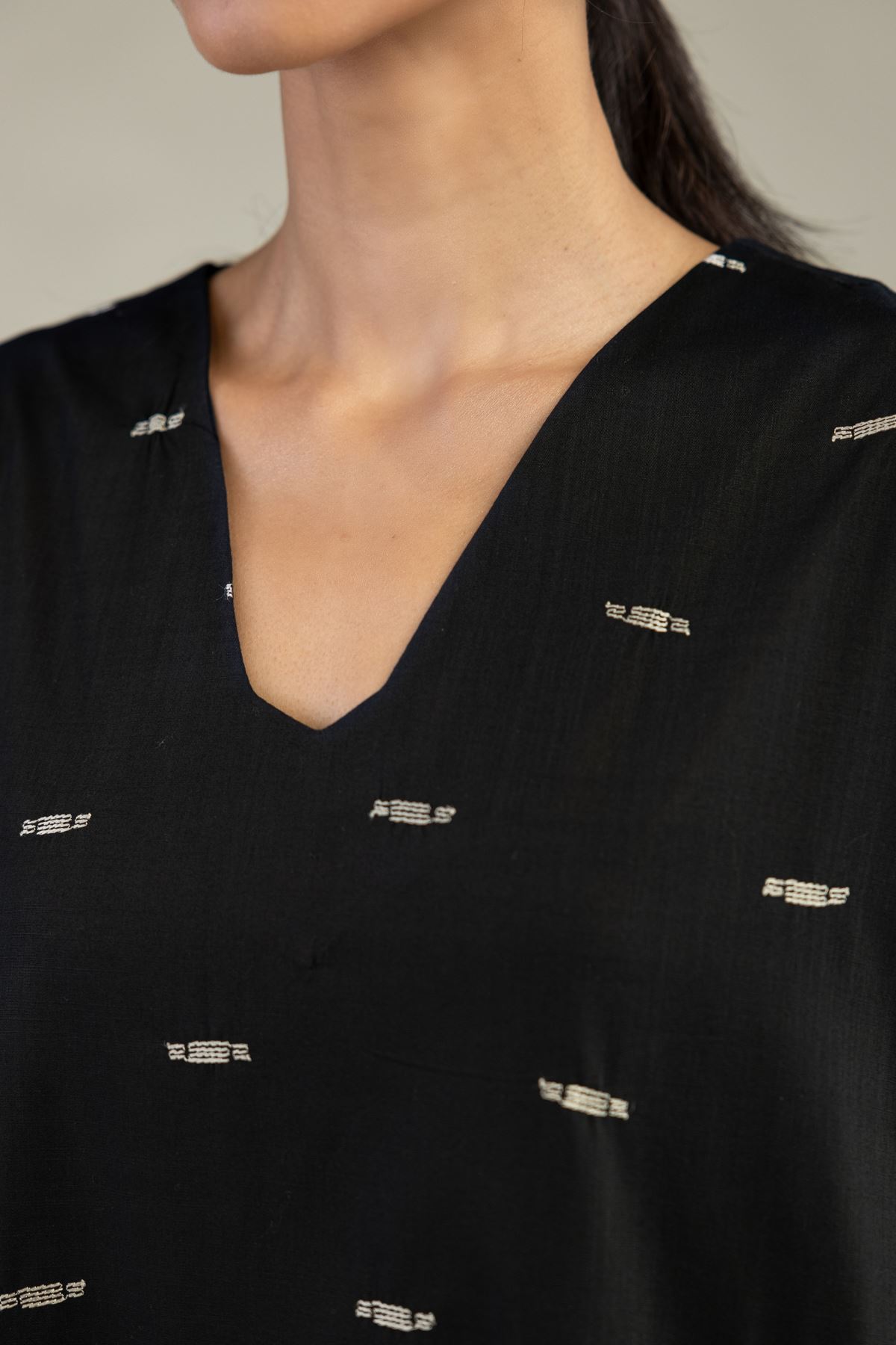 Textured Cotton Embroidered Black V-Neck Kurta - 1-26-226-A-I1-VG